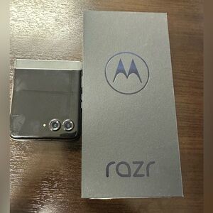 Motorola RAZR 2024 Used Unlocked Fold Phone, Used On Verizon Network Retail $600